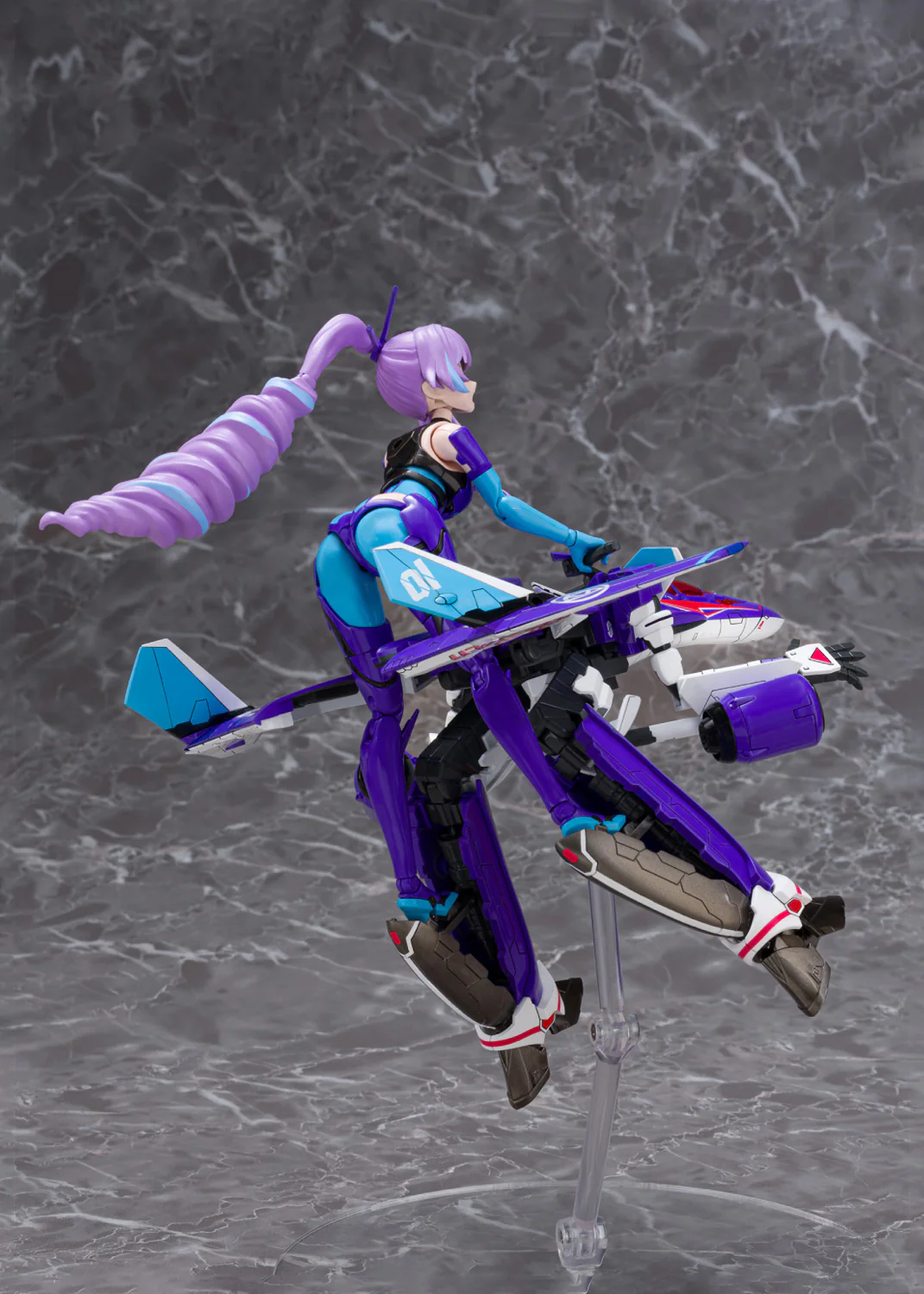 Macross Delta V.F.G. VF-31J Siegfried Mikumo Guynemer Model Kit - Image 18