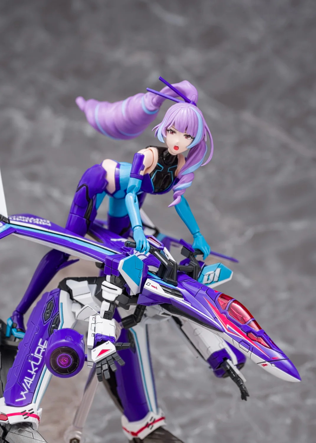Macross Delta V.F.G. VF-31J Siegfried Mikumo Guynemer Model Kit - Image 19