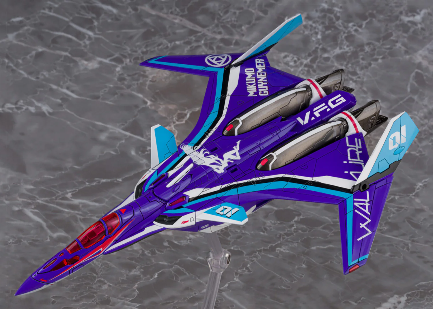Macross Delta V.F.G. VF-31J Siegfried Mikumo Guynemer Model Kit - Image 24