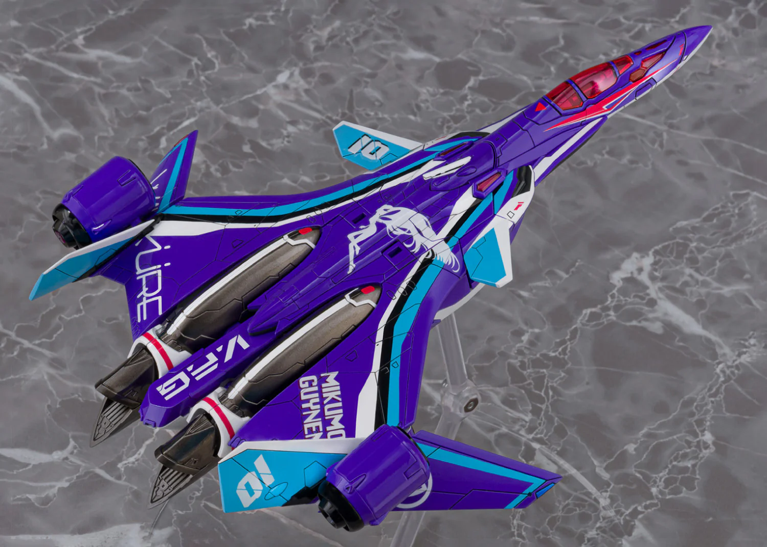 Macross Delta V.F.G. VF-31J Siegfried Mikumo Guynemer Model Kit - Image 26