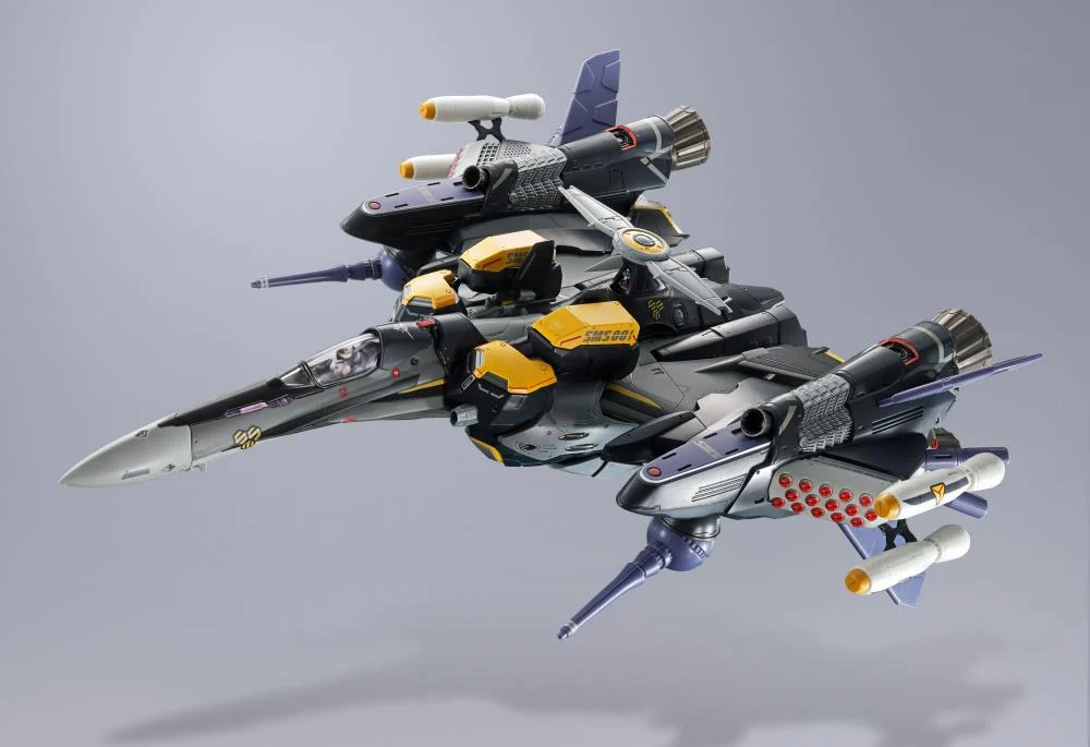 Macross Frontier DX Chogokin VF-25S Armored Messiah Valkyrie (Ozma Lee Machine Revival Ver.) - Image 10