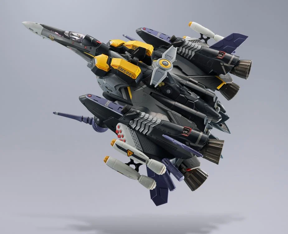 Macross Frontier DX Chogokin VF-25S Armored Messiah Valkyrie (Ozma Lee Machine Revival Ver.) - Image 12