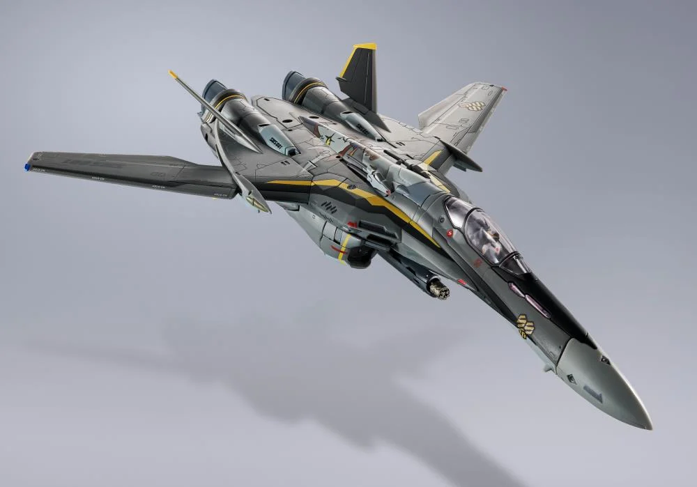 Macross Frontier DX Chogokin VF-25S Armored Messiah Valkyrie (Ozma Lee Machine Revival Ver.) - Image 5