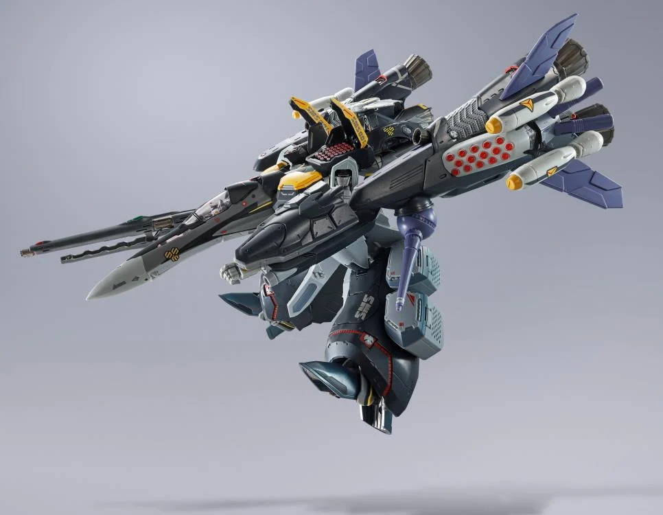 Macross Frontier DX Chogokin VF-25S Armored Messiah Valkyrie (Ozma Lee Machine Revival Ver.) - Image 9