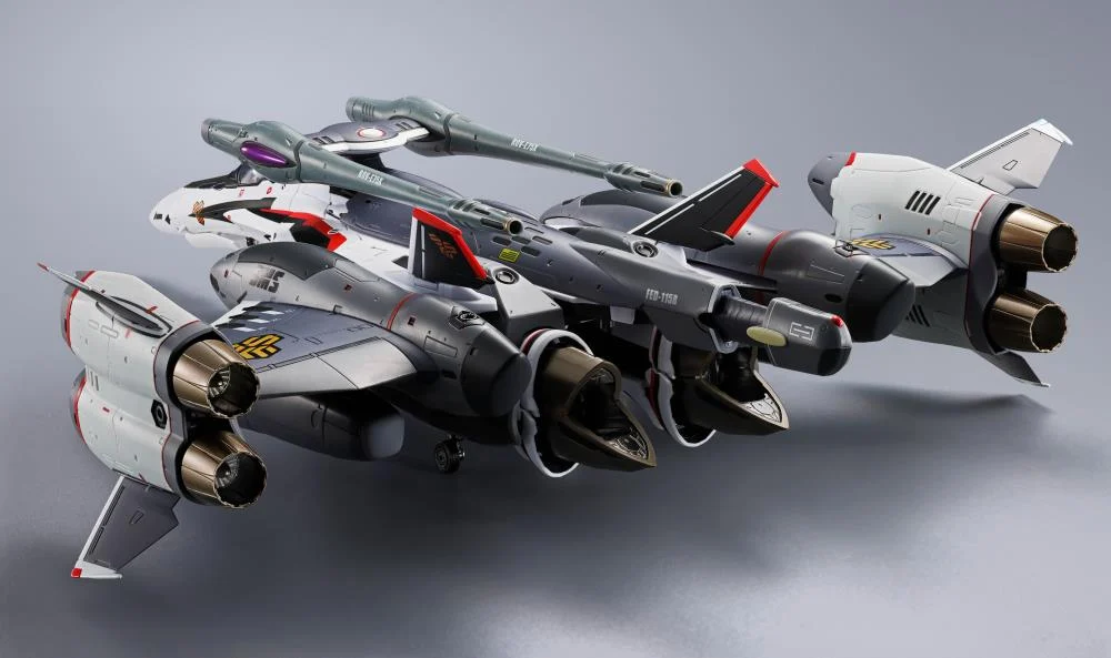 Macross Frontier The False Songstress DX Chogokin VF-25F Tornado Messiah Valkyrie (Alto Saotome Machine Revival Ver.) - Image 12