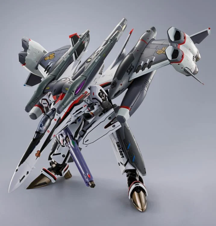 Macross Frontier The False Songstress DX Chogokin VF-25F Tornado Messiah Valkyrie (Alto Saotome Machine Revival Ver.) - Image 5