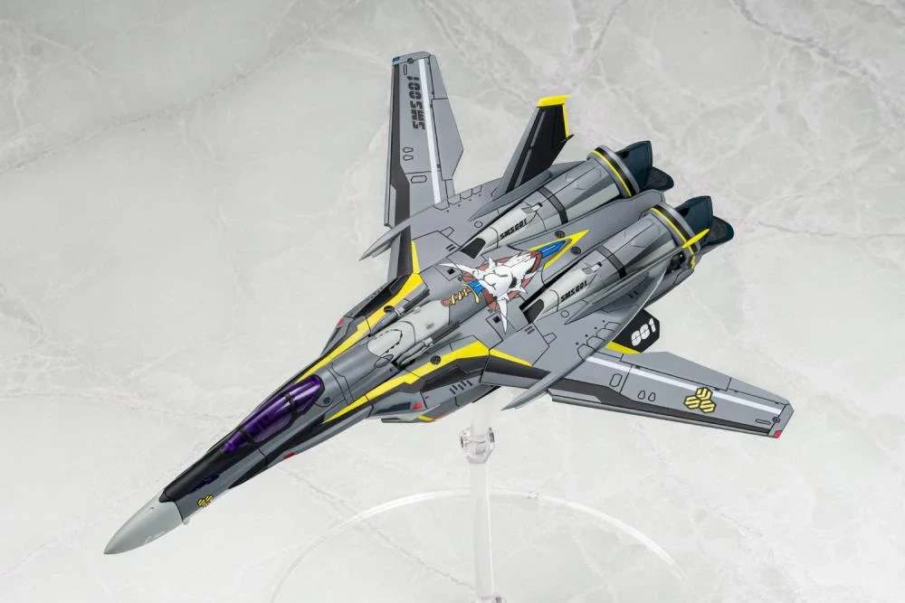 Macross Frontier V.F.G. VF-25S Super Messiah Model Kit - Image 18