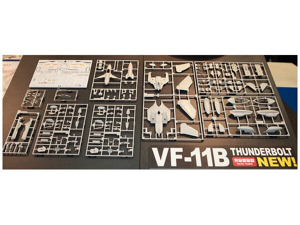 Macross Plus VF-11B Thunderbolt 1/72 Scale Model Kit - Image 5
