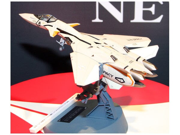 Macross Plus VF-11B Thunderbolt 1/72 Scale Model Kit - Image 9