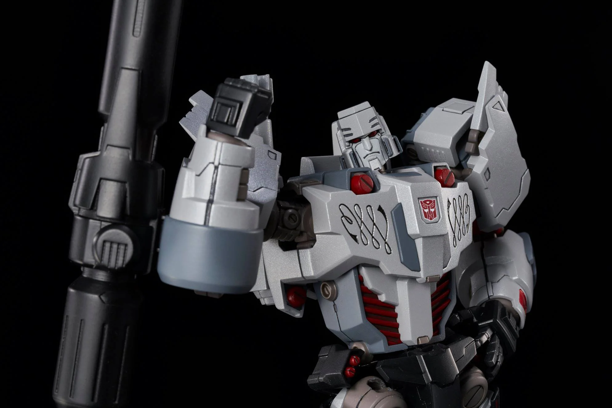 Megatron IDW (Autobot ver.) - Image 10