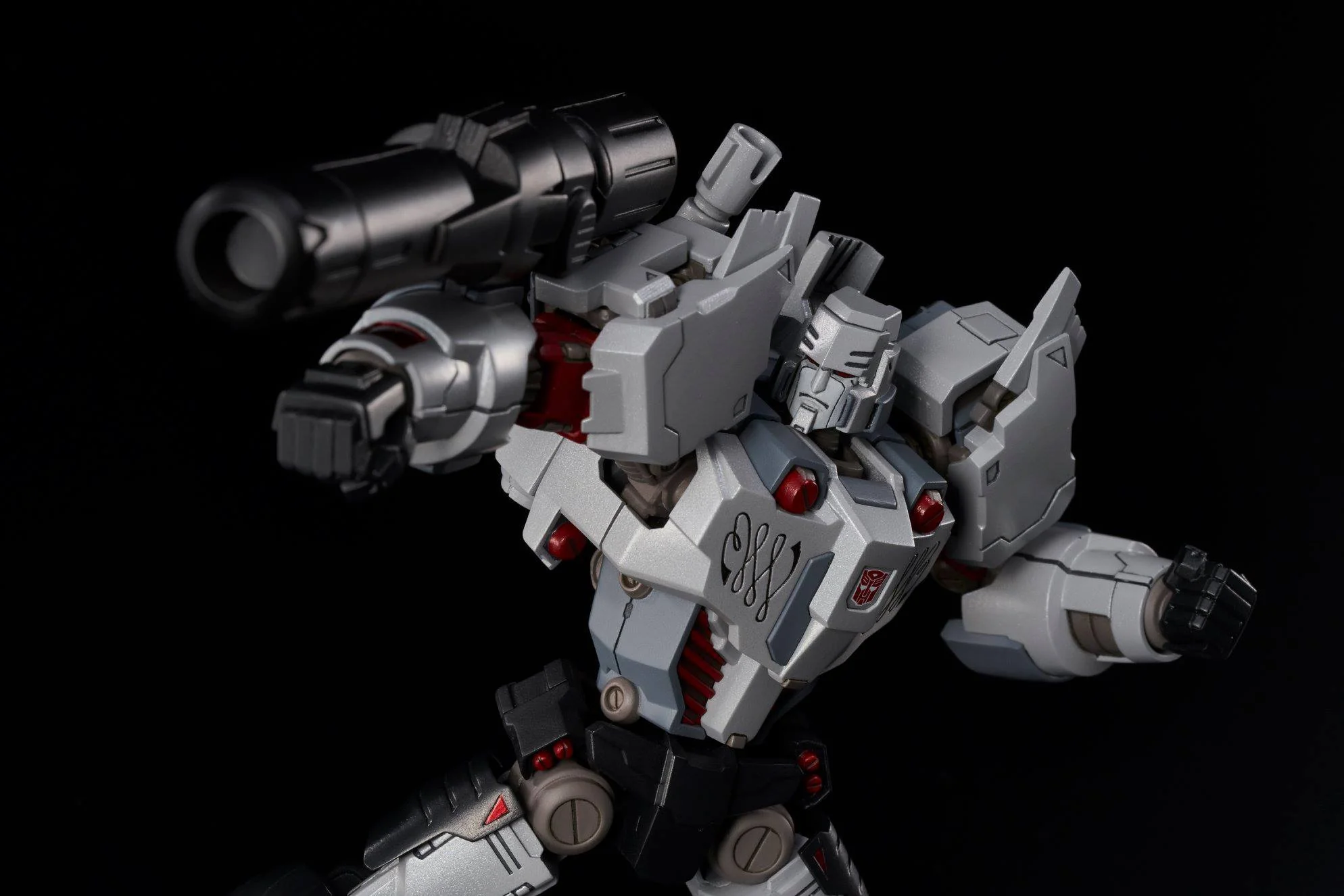 Megatron IDW (Autobot ver.) - Image 12