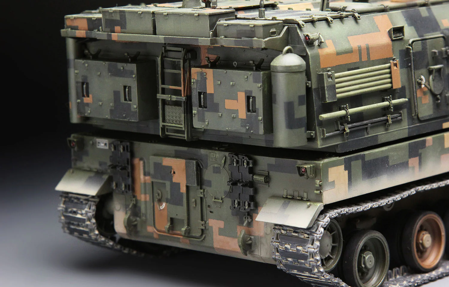 Meng 1/35 CHINESE PLZ05 155mm SELF-PROPELLED HOWITZER - Image 6