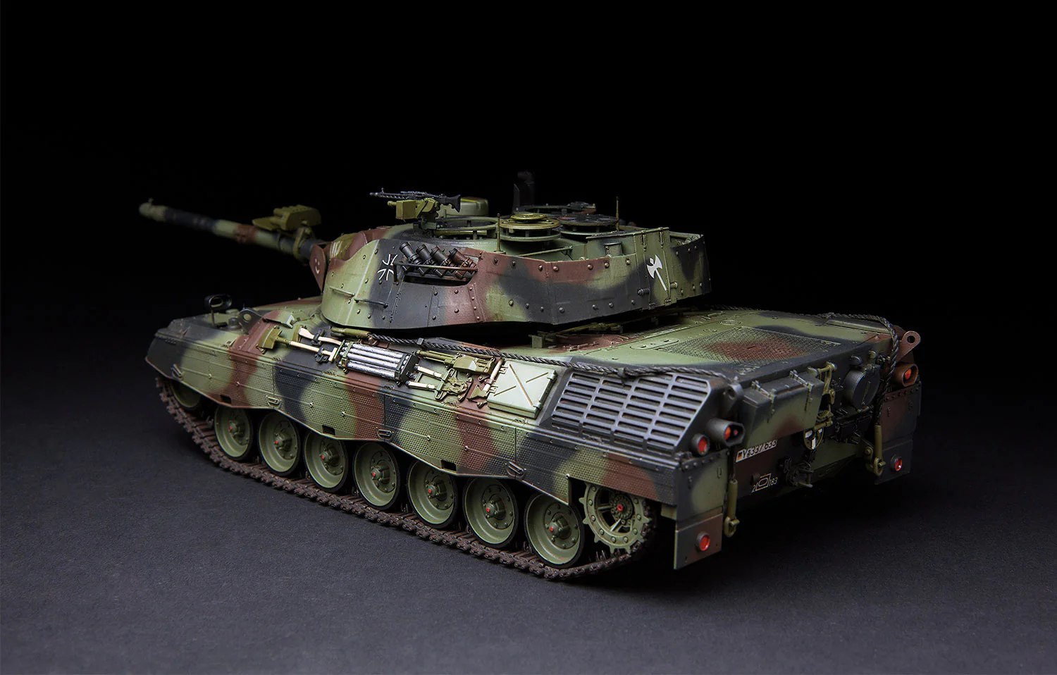 Meng 1/35 German Main Battle Tank Leopard 1 A5 - Image 4