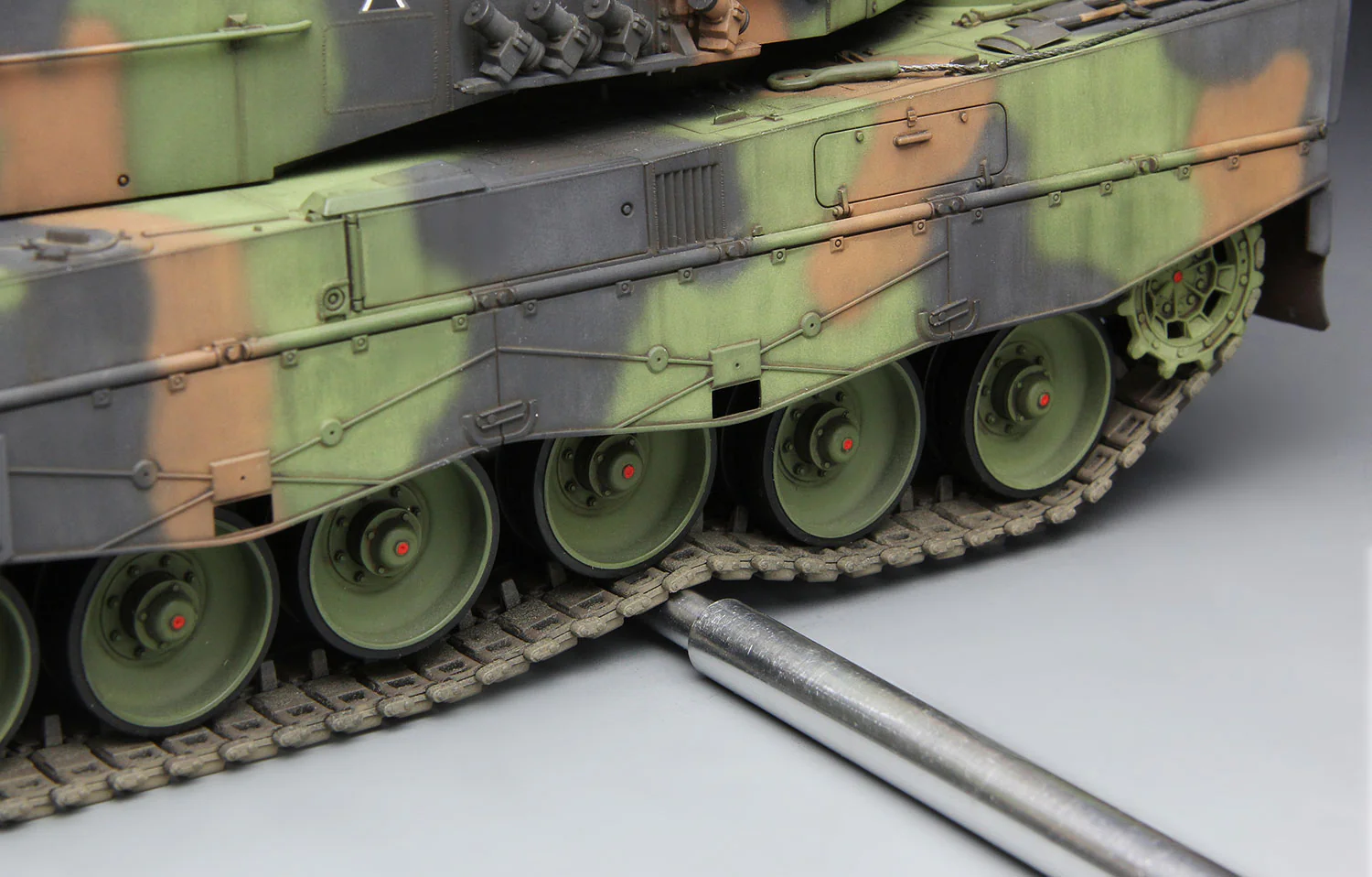Meng 1/35 German Main Battle Tank Leopard 2 A4 - Image 2