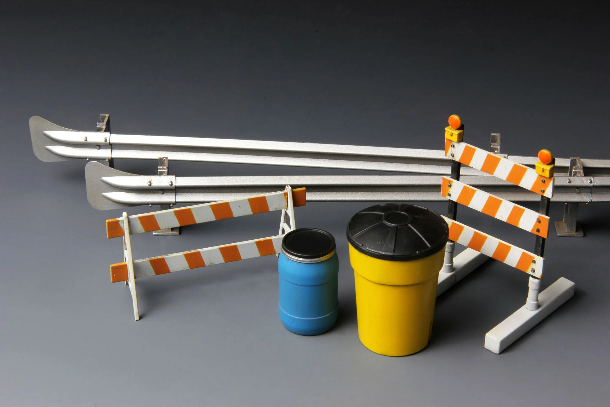 Meng 1/35 SPS-013 Barricades & Highway Guardrail - Image 2