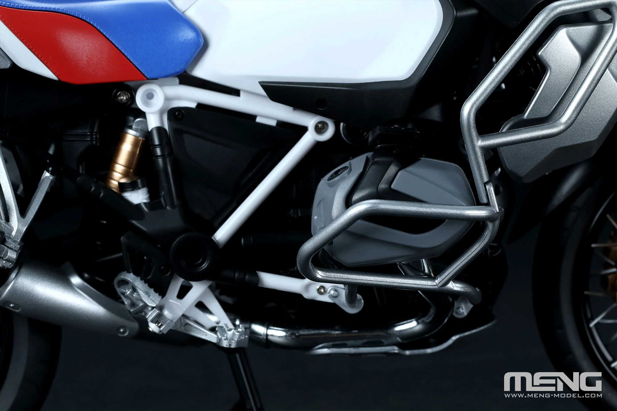 Meng 1/9 BMW R 1250 GS ADV (Pre-colored Edition) - Image 6