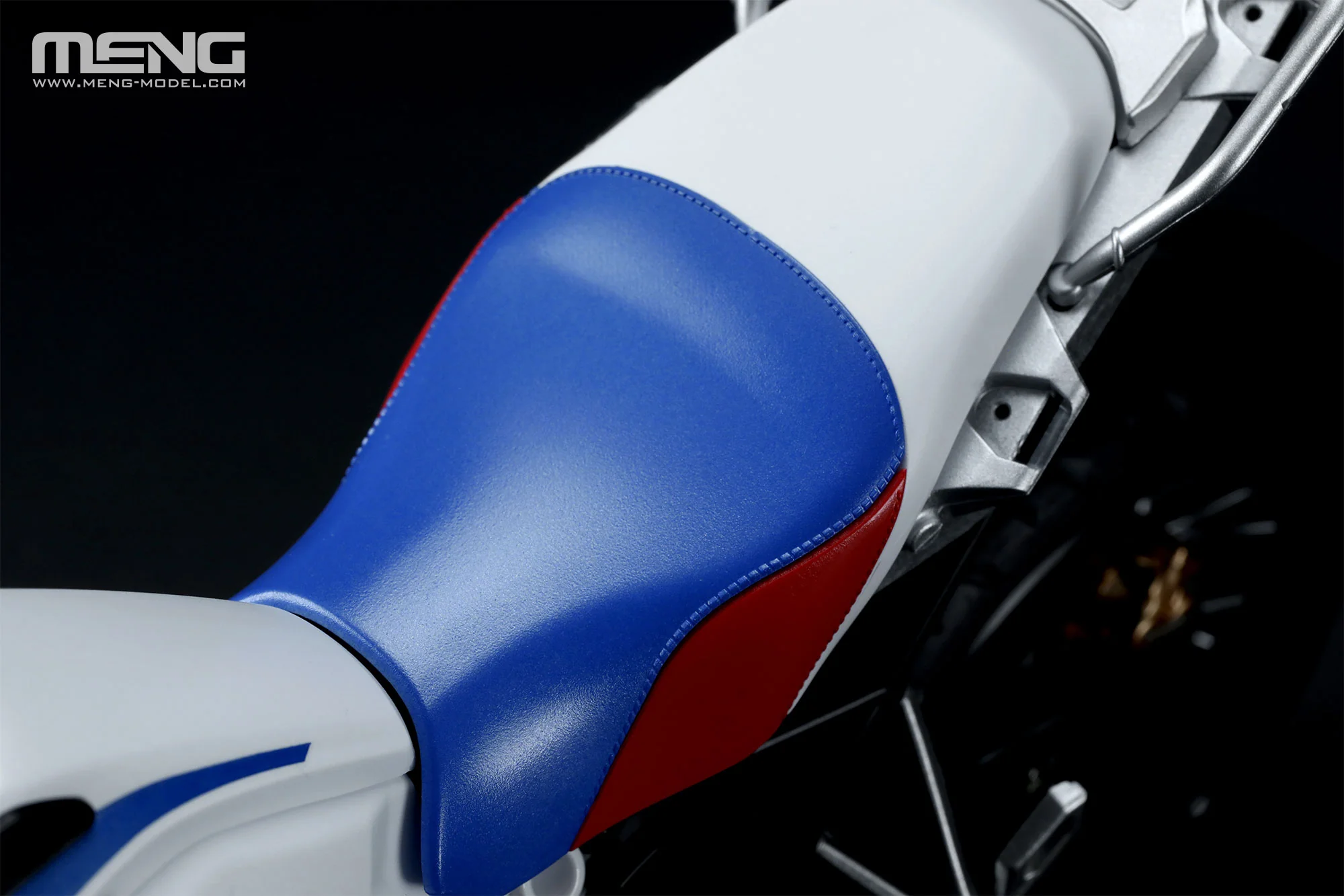 Meng 1/9 BMW R 1250 GS ADV (Pre-colored Edition) - Image 9