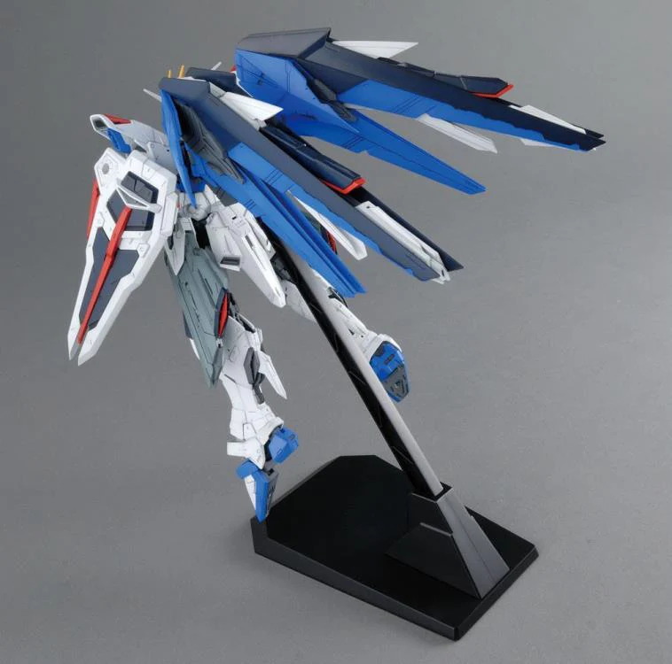 MG 1/100 Freedom Gundam (Ver 2.0) - Image 11