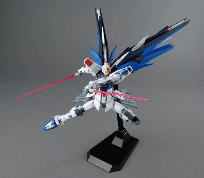 MG 1/100 Freedom Gundam (Ver 2.0) - Image 13