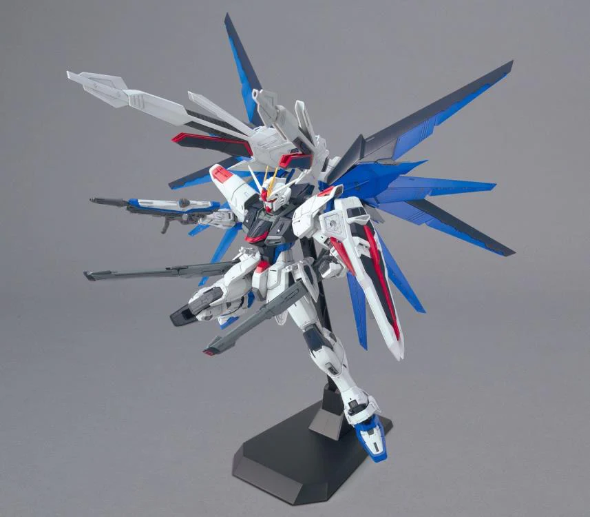 MG 1/100 Freedom Gundam (Ver 2.0) - Image 8