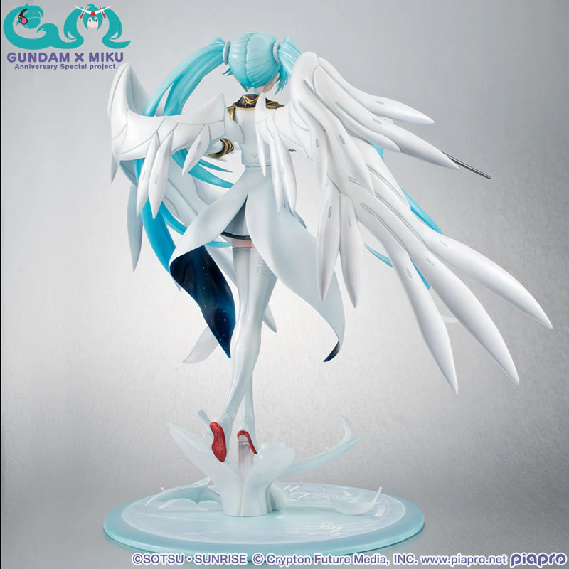 Mobile Suit Gundam 45th Anniversary x Hatsune Miku x Wing Gundam EW Lucrea Hatsune Miku 1/7 Scale Figure - Image 6