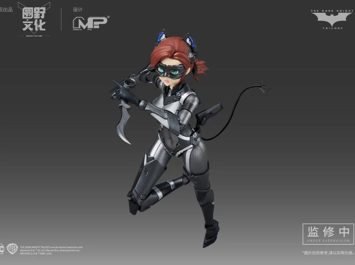 DC Comics DC-02 Catwoman and Bat-Pod 1/10 Scale Model Kit - Image 2