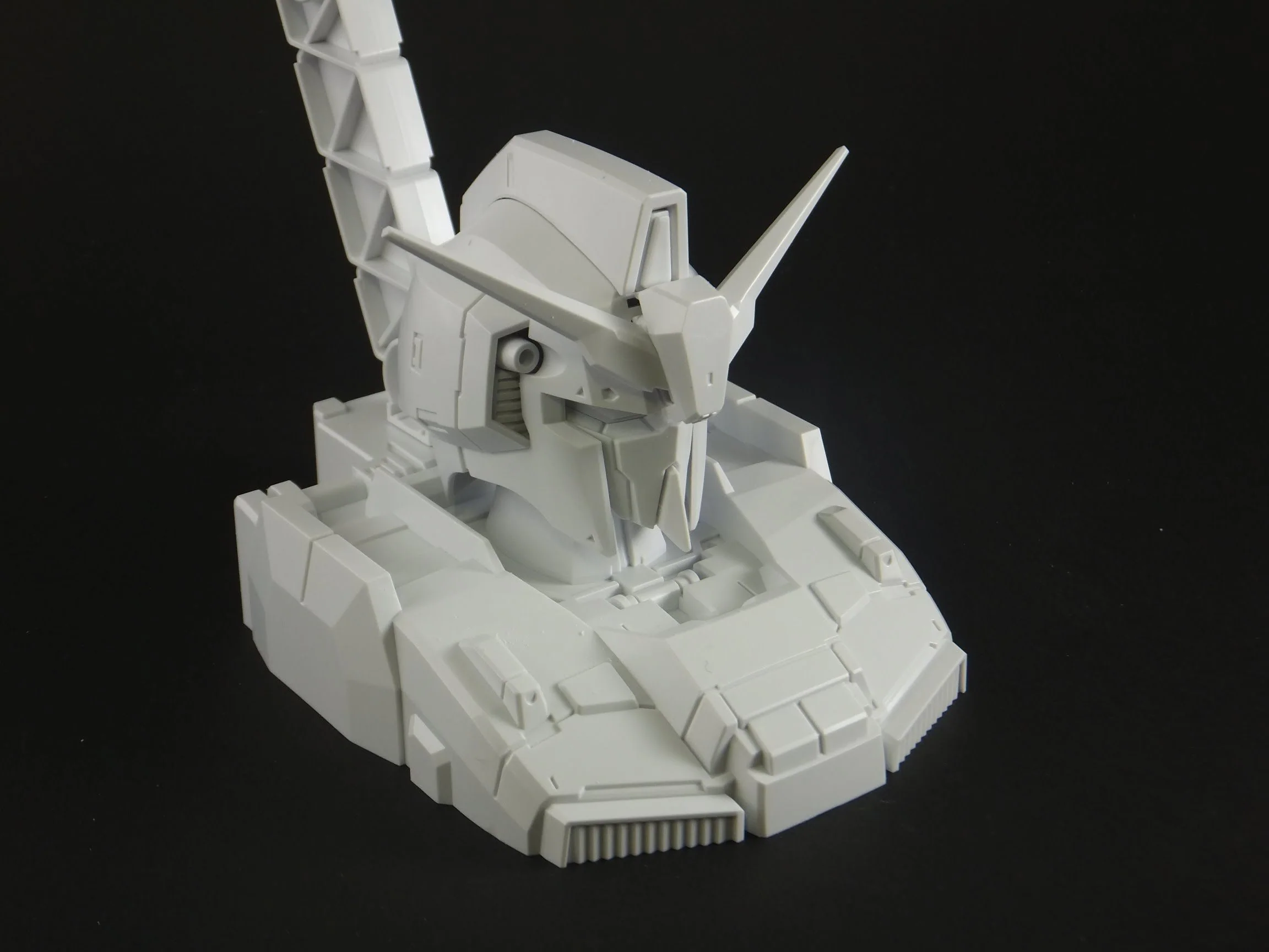 MSZ-006 Zeta Gundam Head Display Base - Image 2