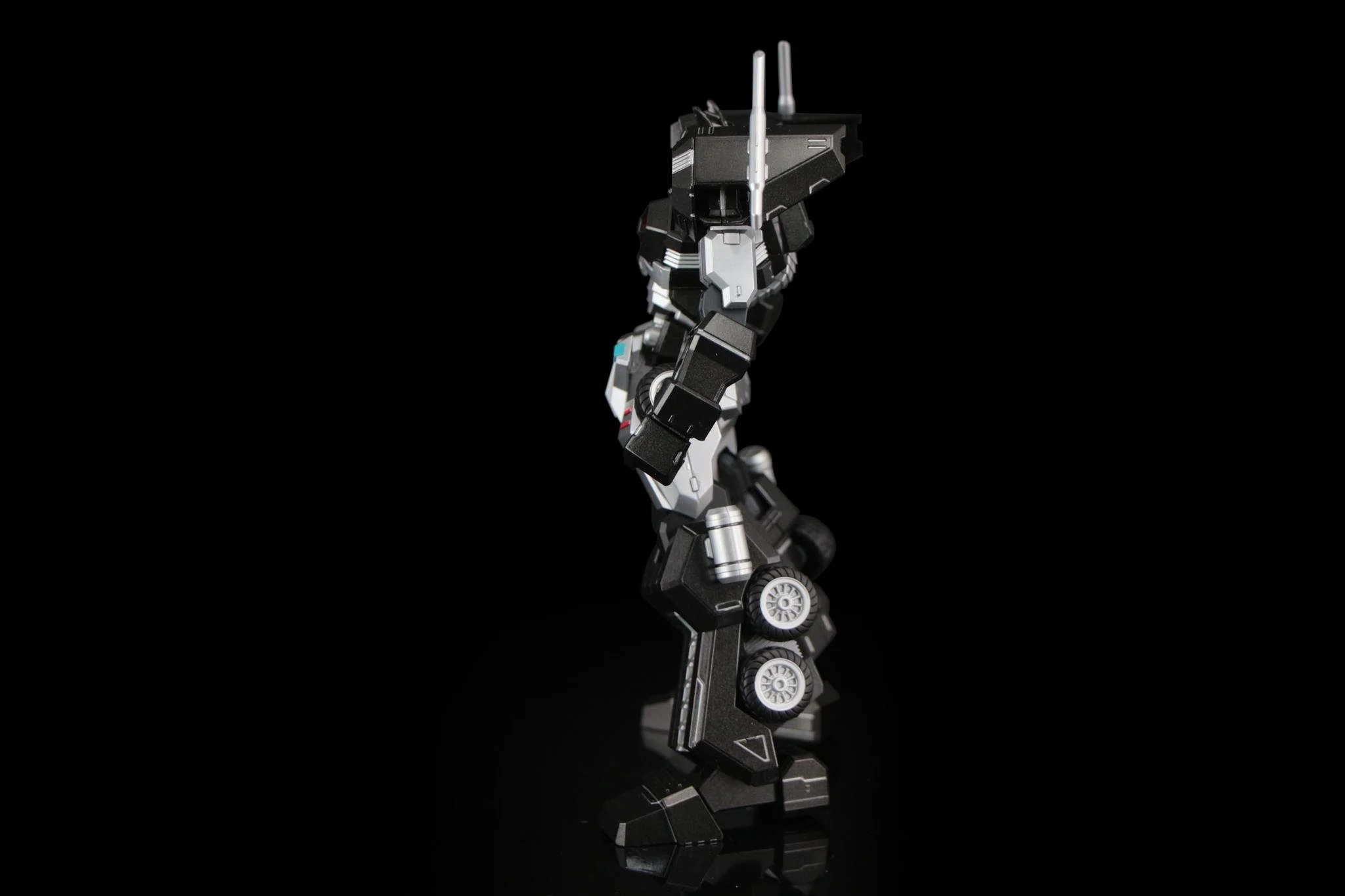 01 Nemesis Prime (Attack Mode) (Exclusive Variant) "Transformers", Flame Toys Furai Model - Image 4