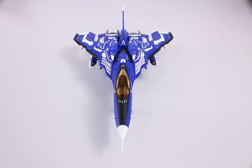 Raiden V Director's Cut FT-00004A Azuma (2P Color Ver.) 1/100 Scale Model Kit - Image 3