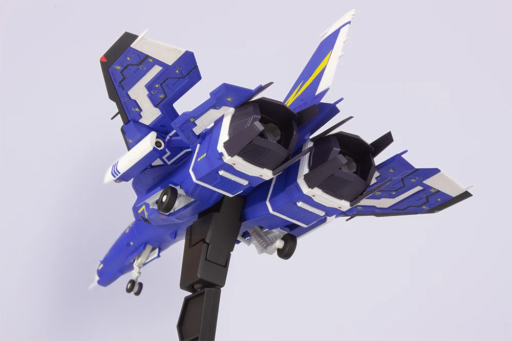 Raiden V Director's Cut FT-00004A Azuma (2P Color Ver.) 1/100 Scale Model Kit - Image 5