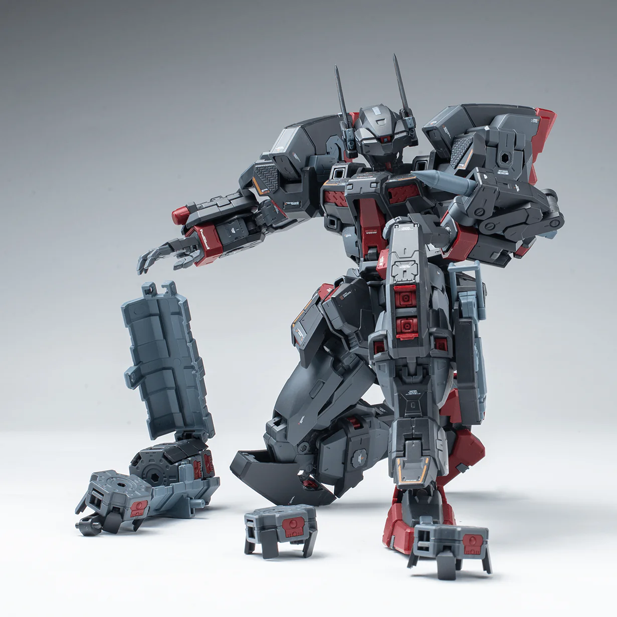 RB08-XR Famine the Third Horsemen of the Apocalypse 1/100 Scale Model Kit - Image 8