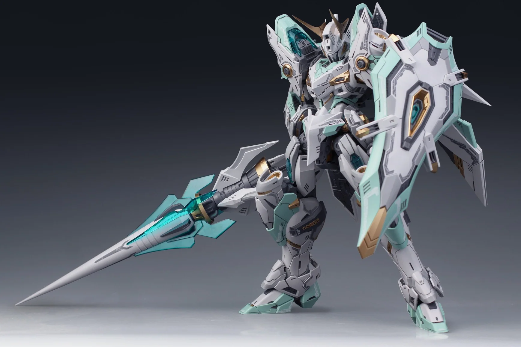 Emperor Series YR-04 Particle Awakening Armament F.P.A.A. Fire Lord 1/100 Scale Model Kit