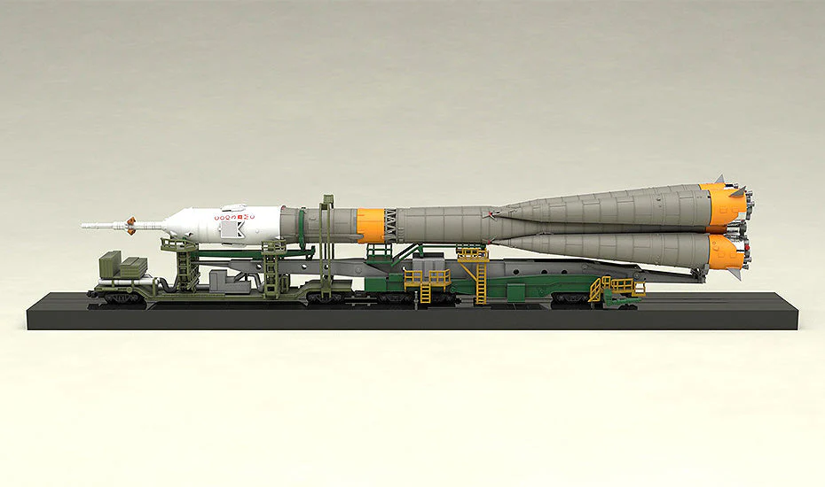 Soyuz Rocket & Transport Train MODEROID 1/150 Scale Model Kit (Reissue) - Image 3
