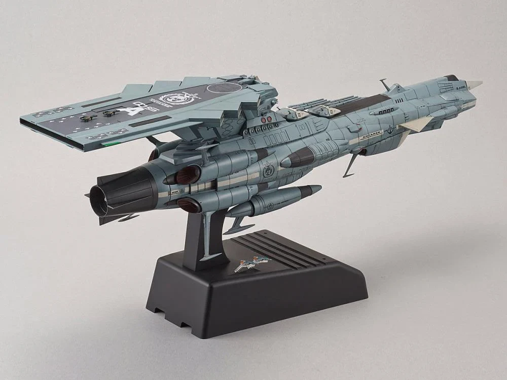 Space Battleship Yamato U.N.F.C. Andromeda Class DX 1/1000 Scale Model Kit - Image 12