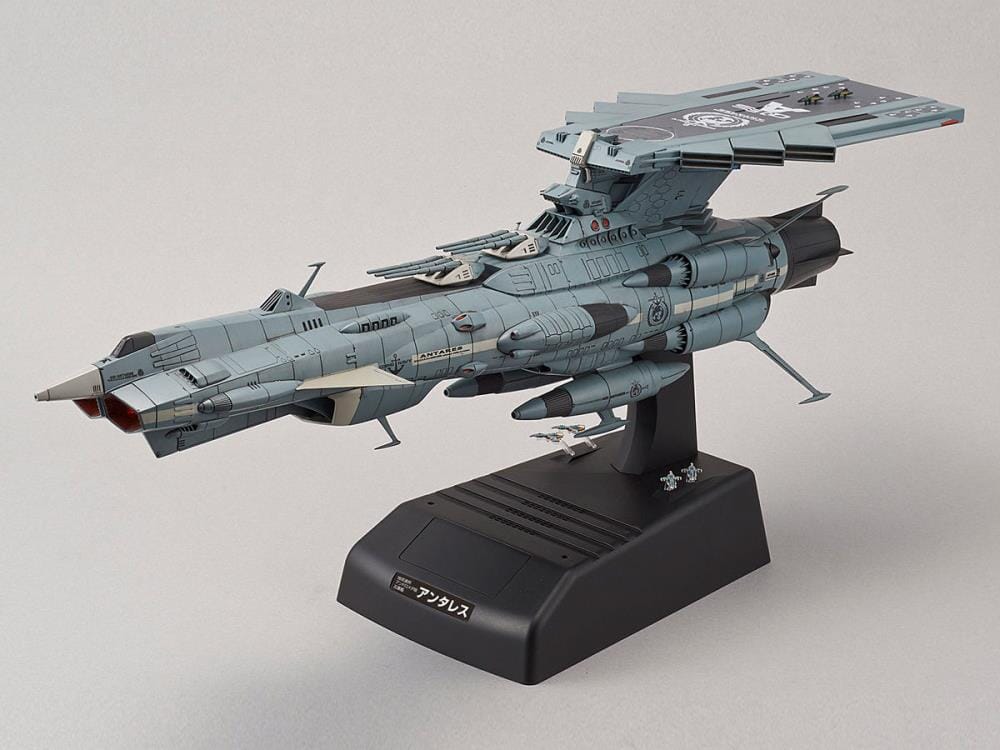Space Battleship Yamato U.N.F.C. Andromeda Class DX 1/1000 Scale Model Kit - Image 13