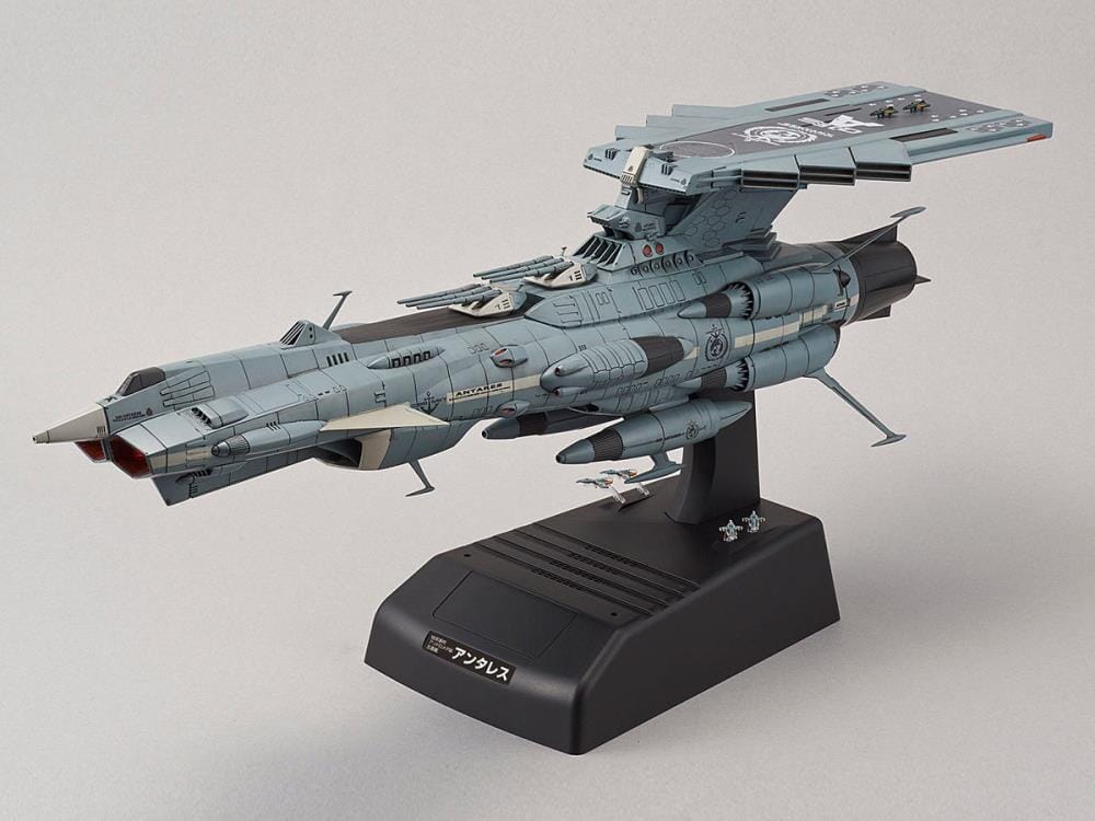 Space Battleship Yamato U.N.F.C. Andromeda Class DX 1/1000 Scale Model Kit - Image 6