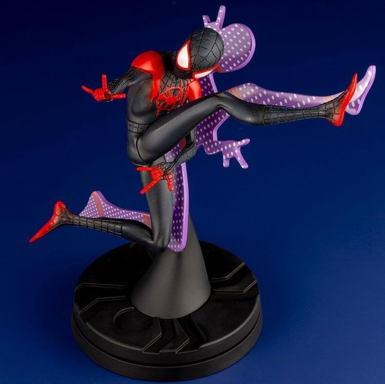 Spider-Man: Into the Spider-Verse ArtFX+ Spider-Man (Hero Suit Ver.) Statue - Image 3