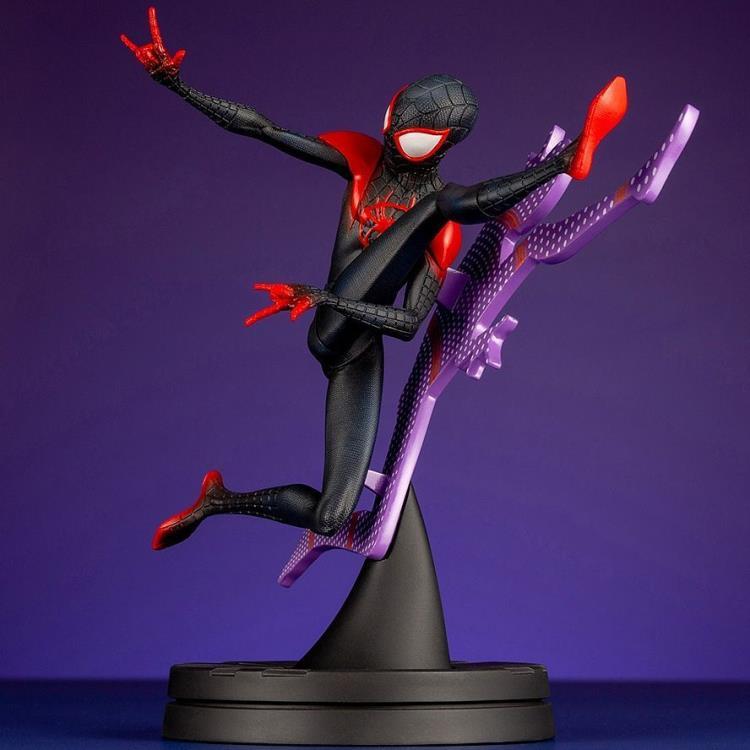 Spider-Man: Into the Spider-Verse ArtFX+ Spider-Man (Hero Suit Ver.) Statue - Image 4
