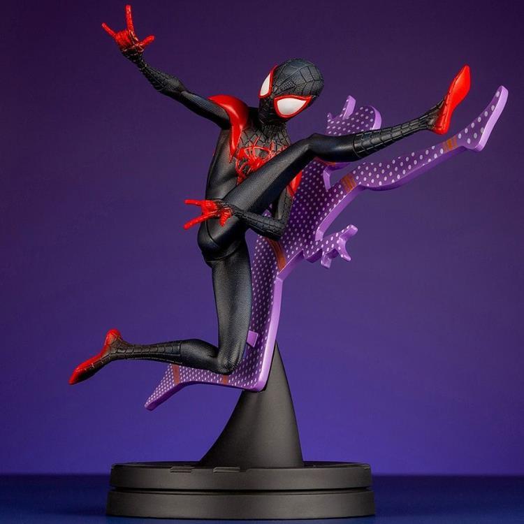 Spider-Man: Into the Spider-Verse ArtFX+ Spider-Man (Hero Suit Ver.) Statue - Image 7