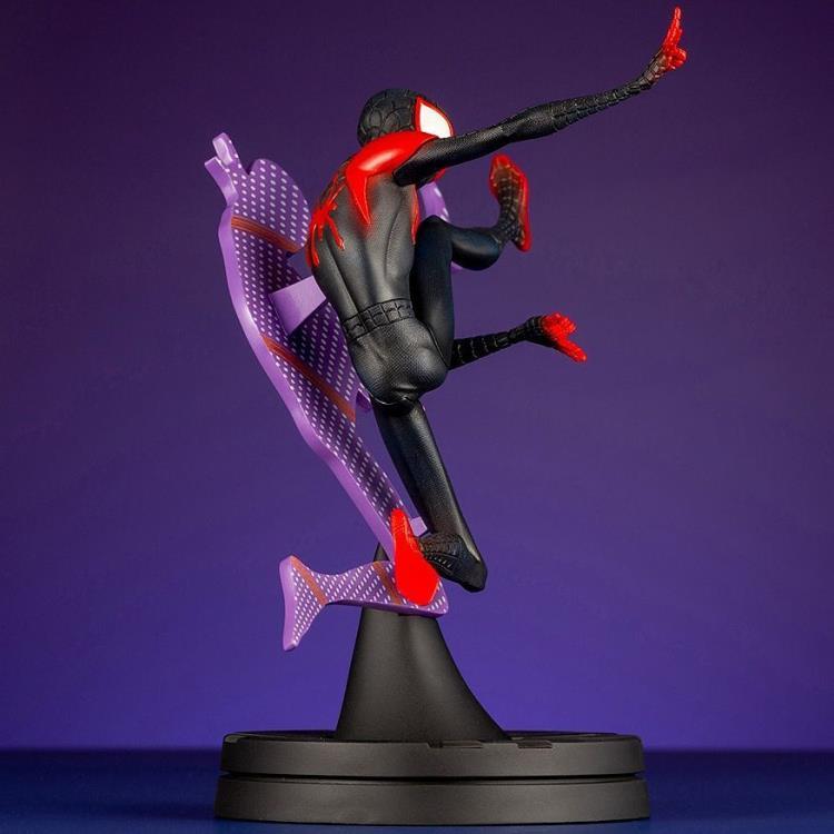 Spider-Man: Into the Spider-Verse ArtFX+ Spider-Man (Hero Suit Ver.) Statue - Image 8