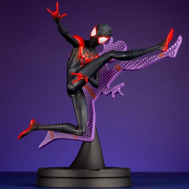 Spider-Man: Into the Spider-Verse ArtFX+ Spider-Man (Hero Suit Ver.) Statue - Image 9