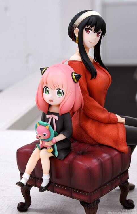 Spy x Family Anya and Yor Forger 1/7 Scale Figure - Image 3