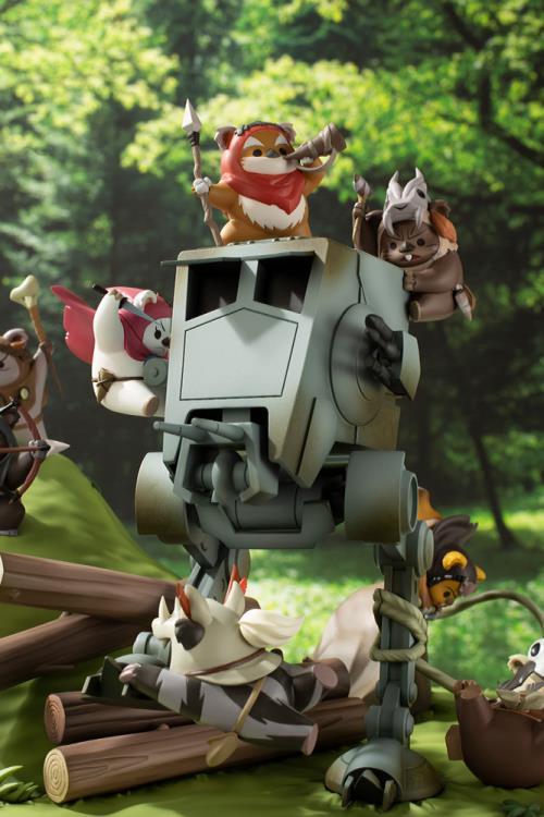 Star Wars ArtFX Artist Series Battle of Endor The Little Rebels Statue - Image 13