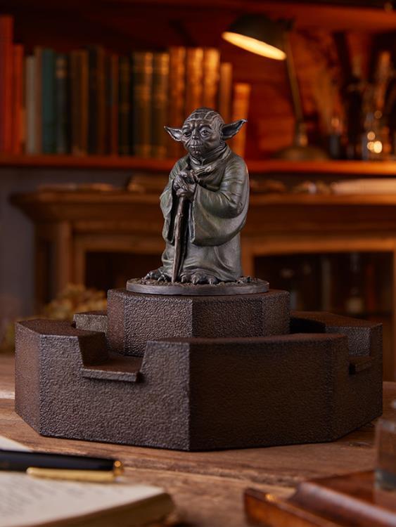 Star Wars The Empire Strikes Back Yoda Fountain Limited Edition Statue - Image 16