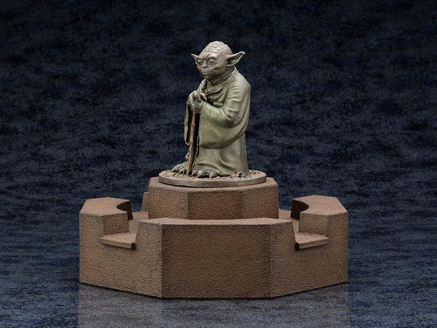 Star Wars The Empire Strikes Back Yoda Fountain Limited Edition Statue - Image 3
