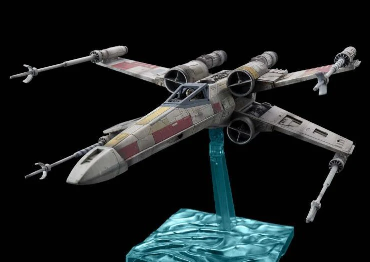 Star Wars X-Wing Starfighter Red 5 (Rise of Skywalker) 1/72 Scale Model Kit