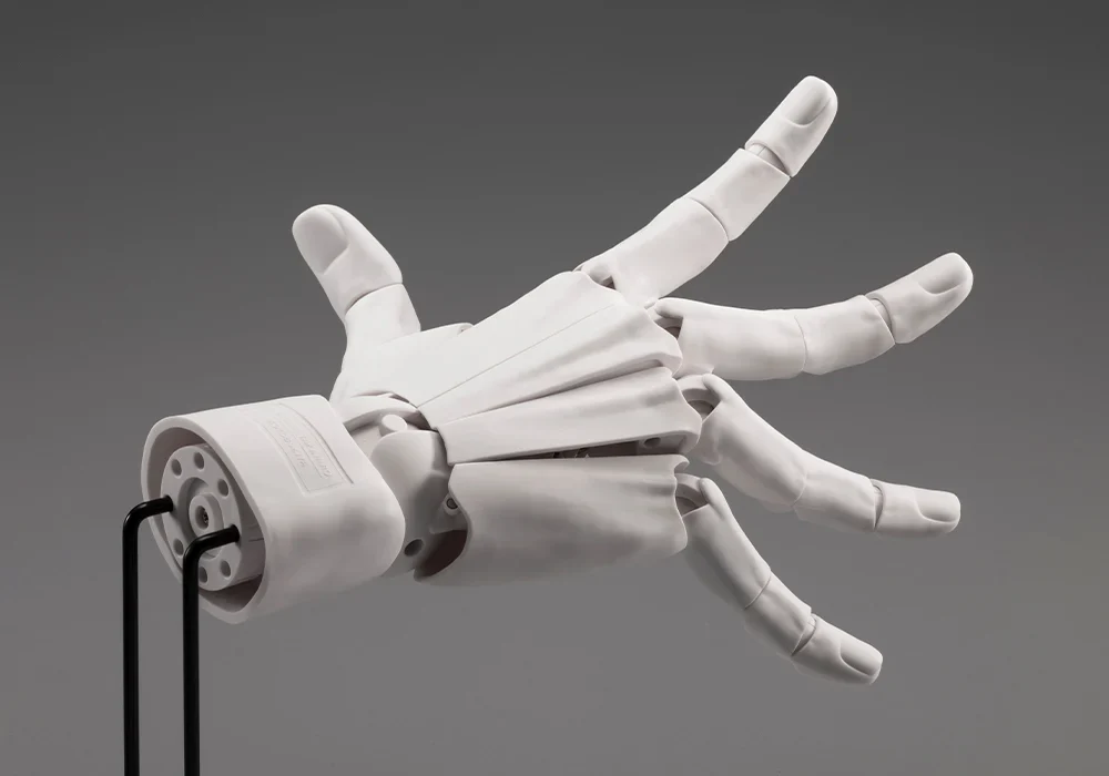 Takahiro Kagami Artist Support Item Hand Model (Men's Right Hand White Ver.) - Image 3