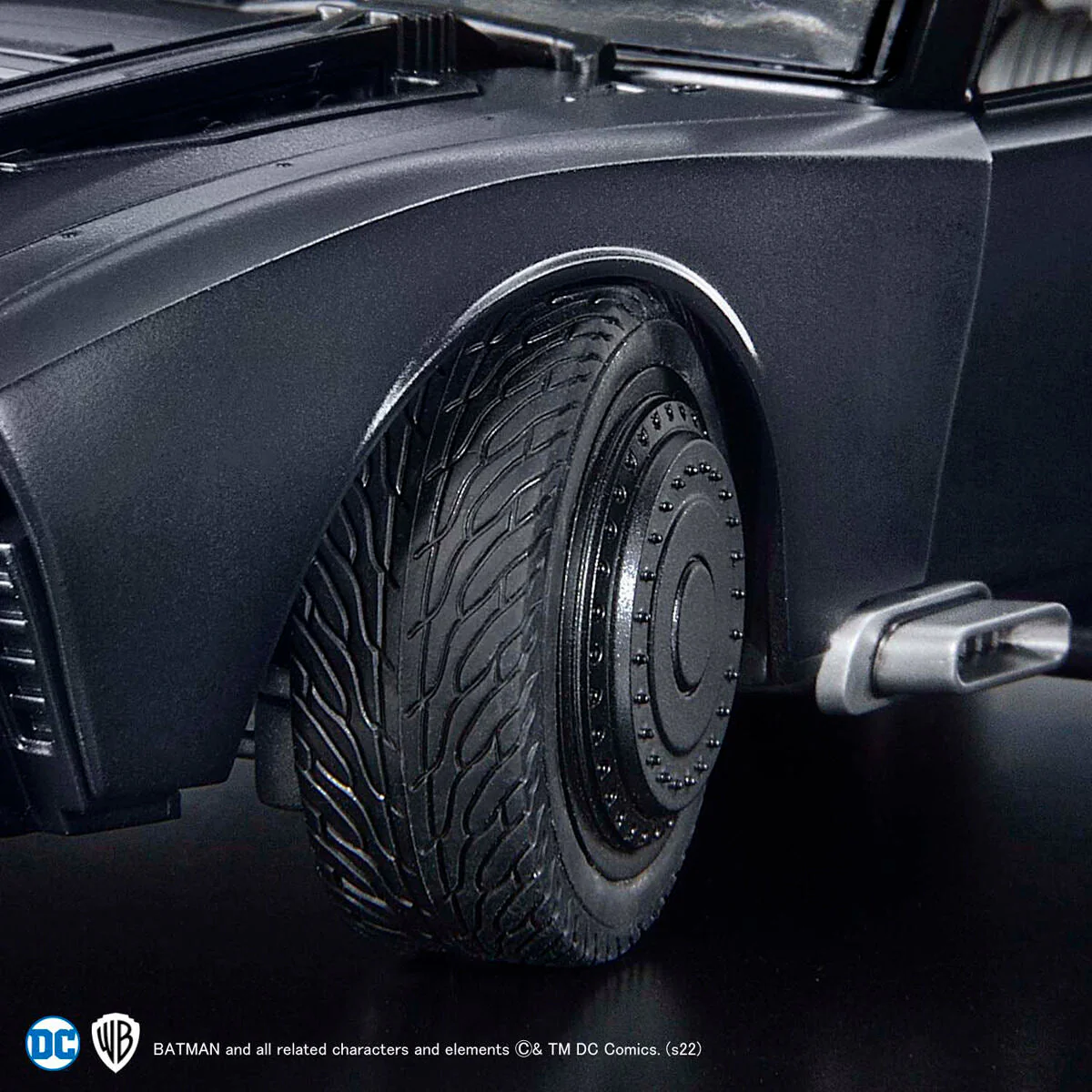 The Batman (2022) Batmobile 1/35 Scale Model Kit - Image 11
