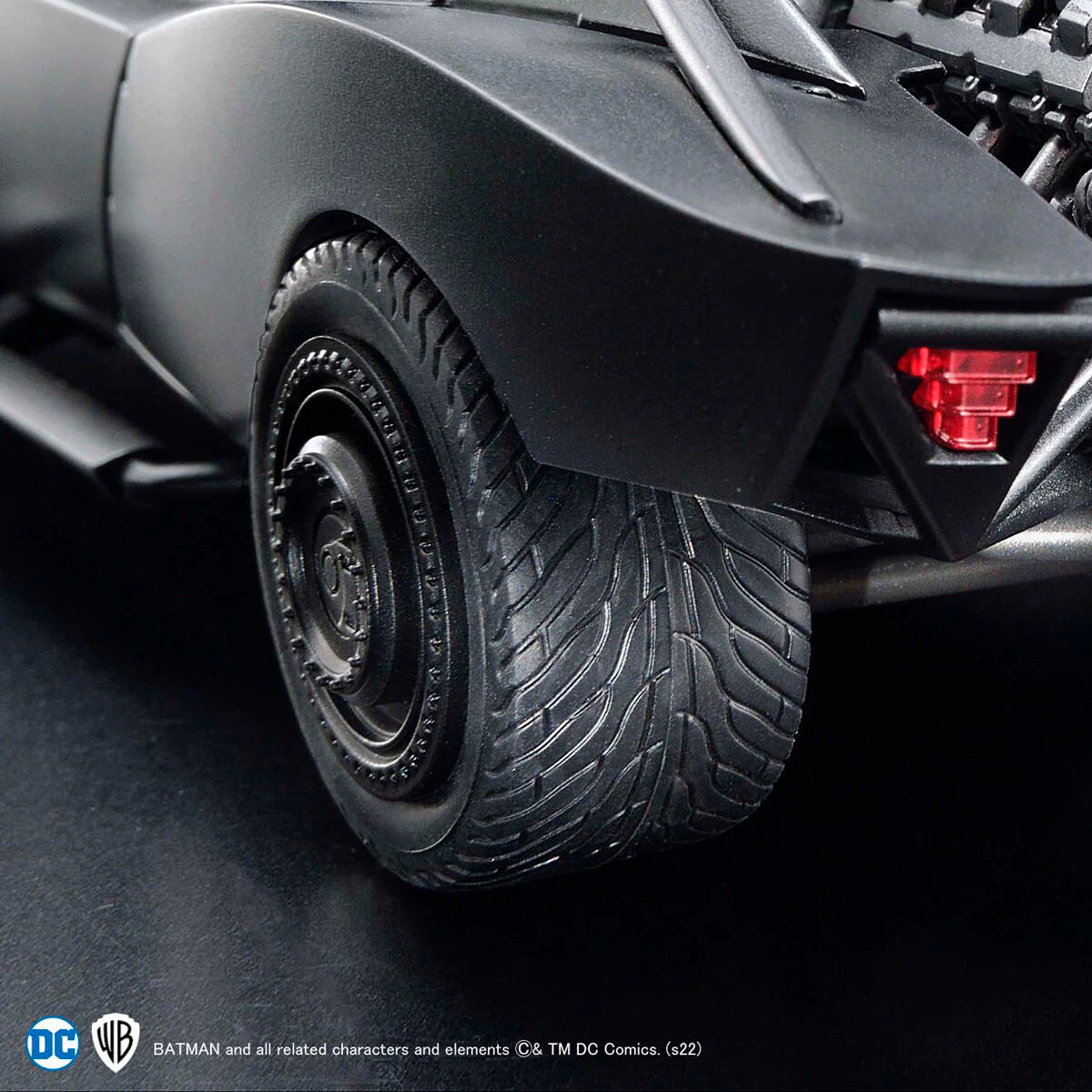 The Batman (2022) Batmobile 1/35 Scale Model Kit - Image 12