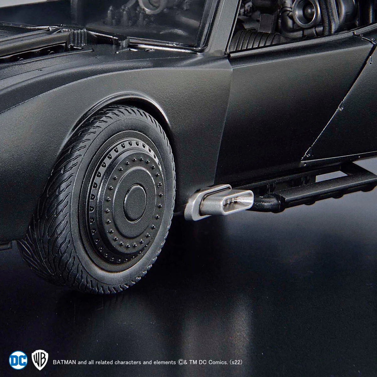 The Batman (2022) Batmobile 1/35 Scale Model Kit - Image 13